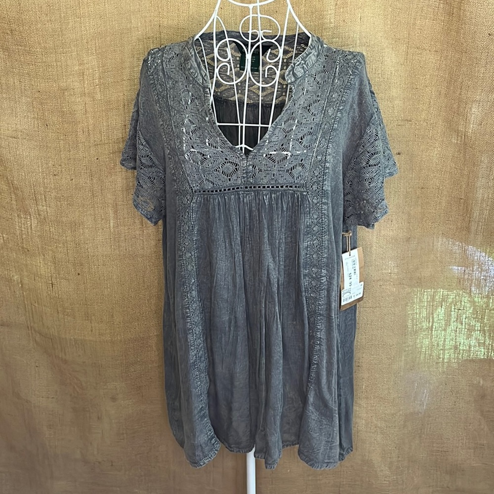 Lace Tunic (NWT) Size Medium